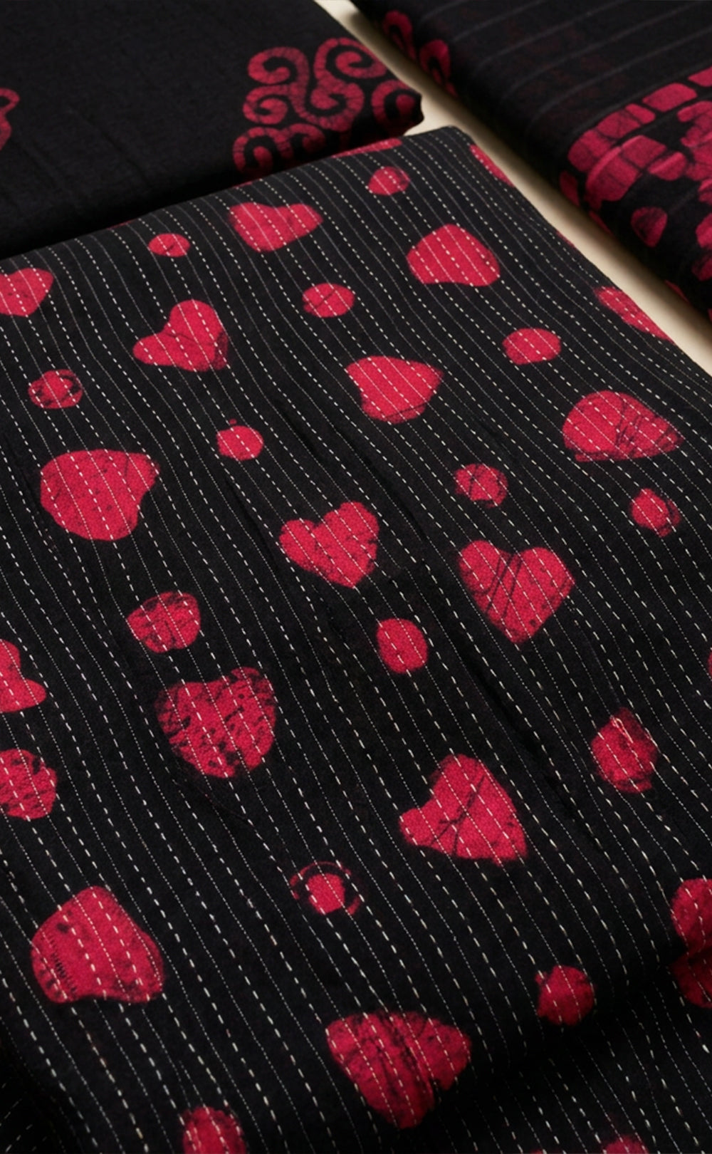 Black Cotton Thread Lines And Little Heart Printed Un-Stritched Dress Materials