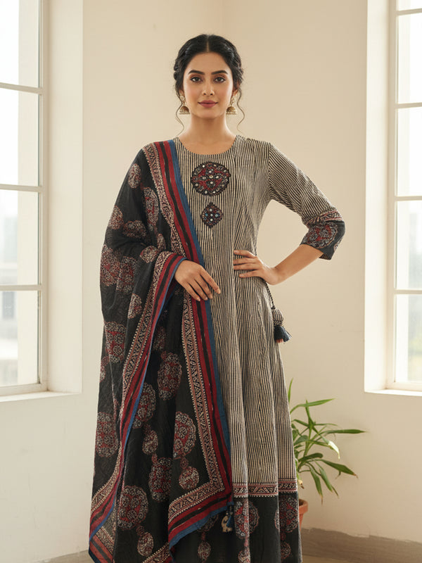 Black Cotton Applique Patch with Kalamkari Border print Long Kurti Set