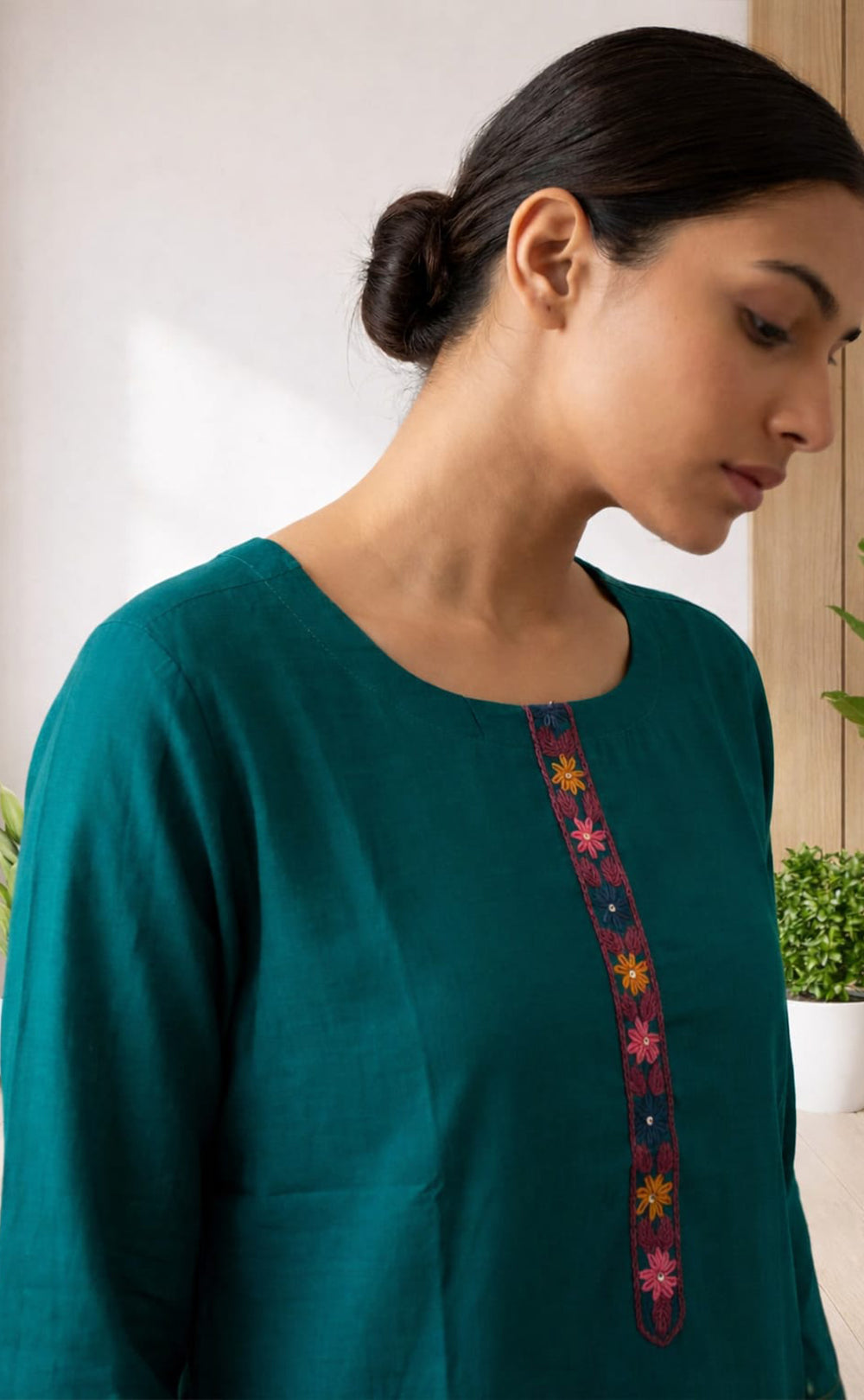 Teal Green Roman silk Brush paint with Knot work and Organza dupatta