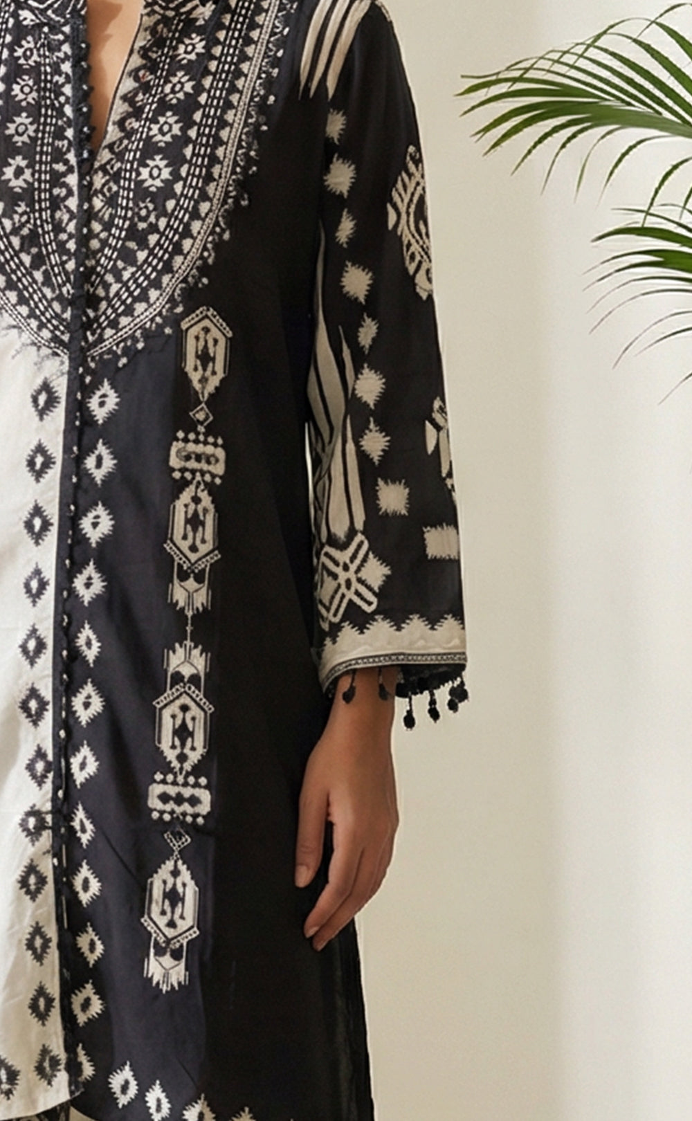 Black and White Muslin Geometric print V-neck designer Co-ord Set