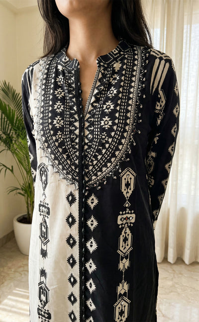 Black and White Muslin Geometric print V-neck designer Co-ord Set