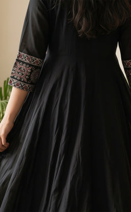 Black cotton Ghera kurti set with kanta neck work with kalamkari  printed dupatta