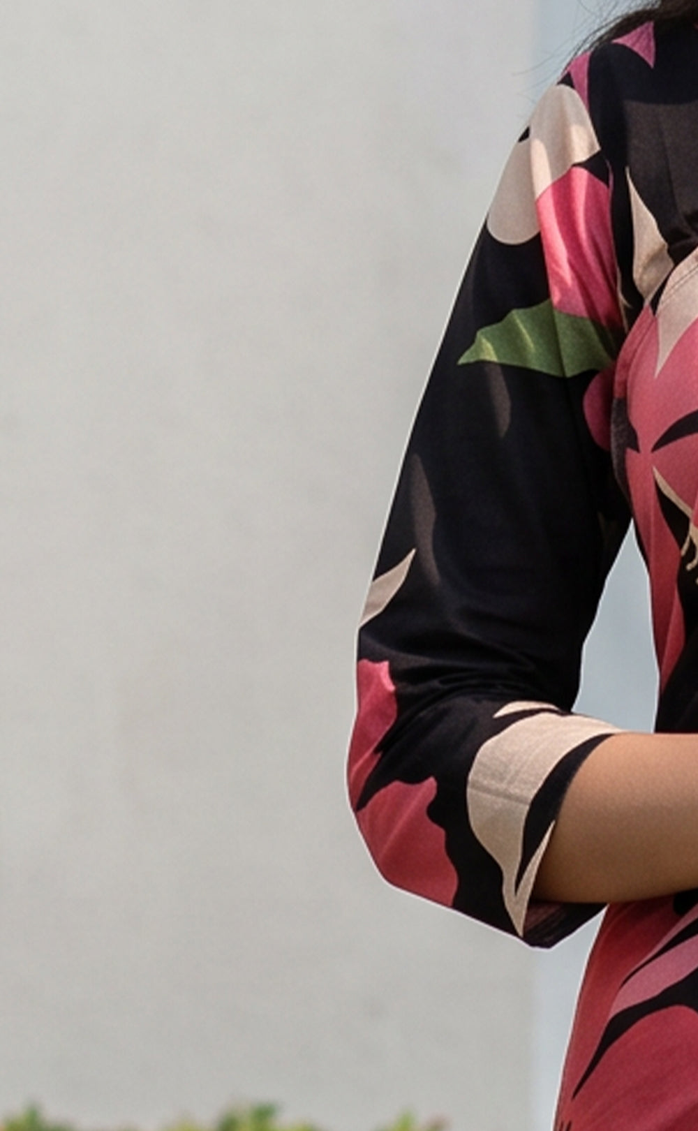 Black Cotton All-Over Floral Printed Straight Kurti