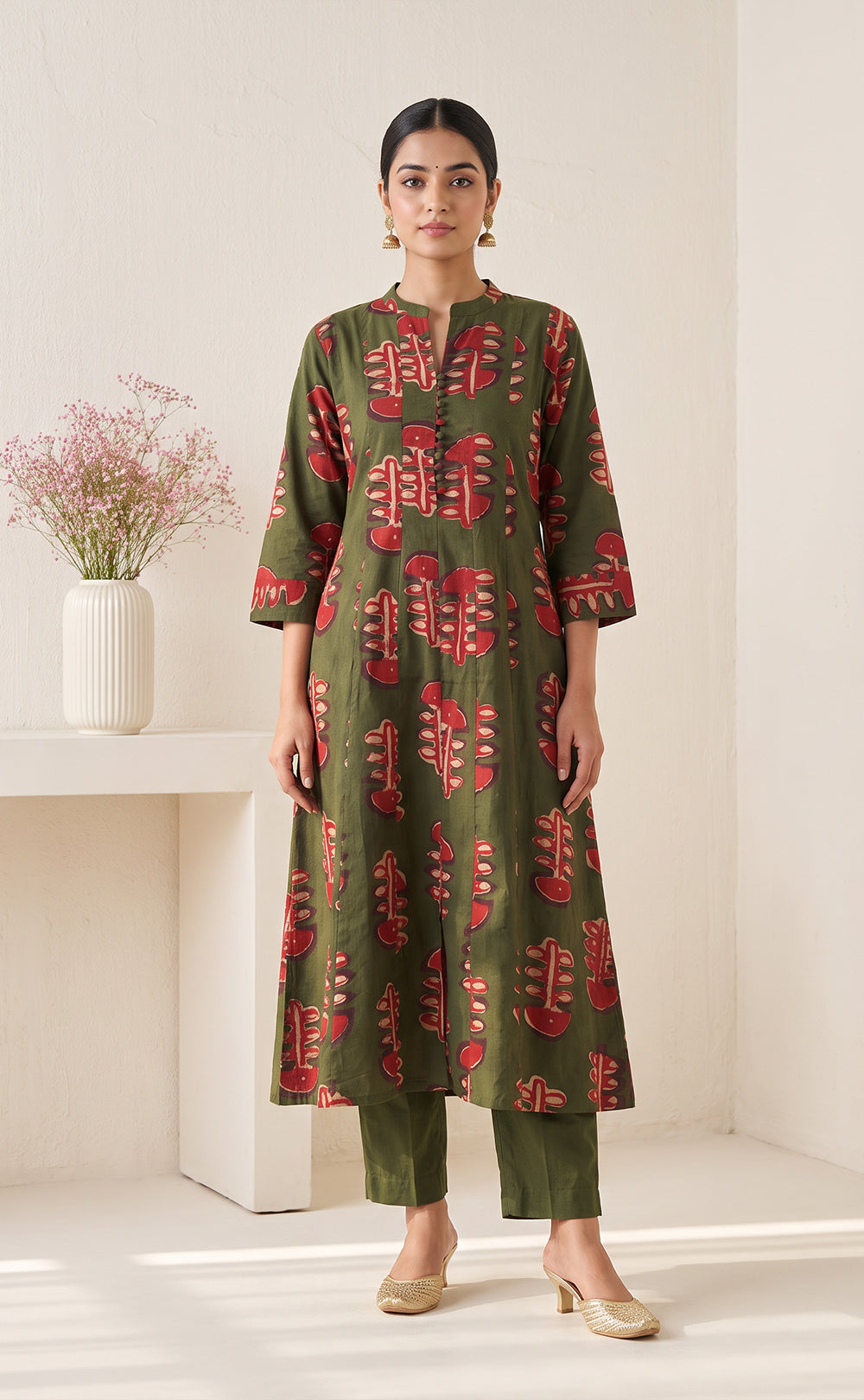 Mehndi Green Cotton Botanical and large Leaf Printed Kurti Set