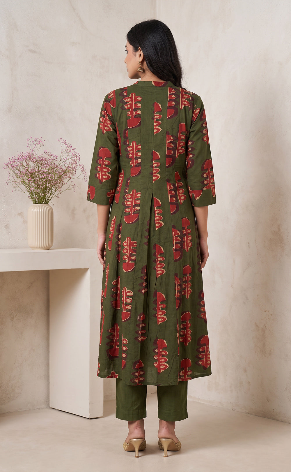 Mehndi Green Cotton Botanical and large Leaf Printed Kurti Set