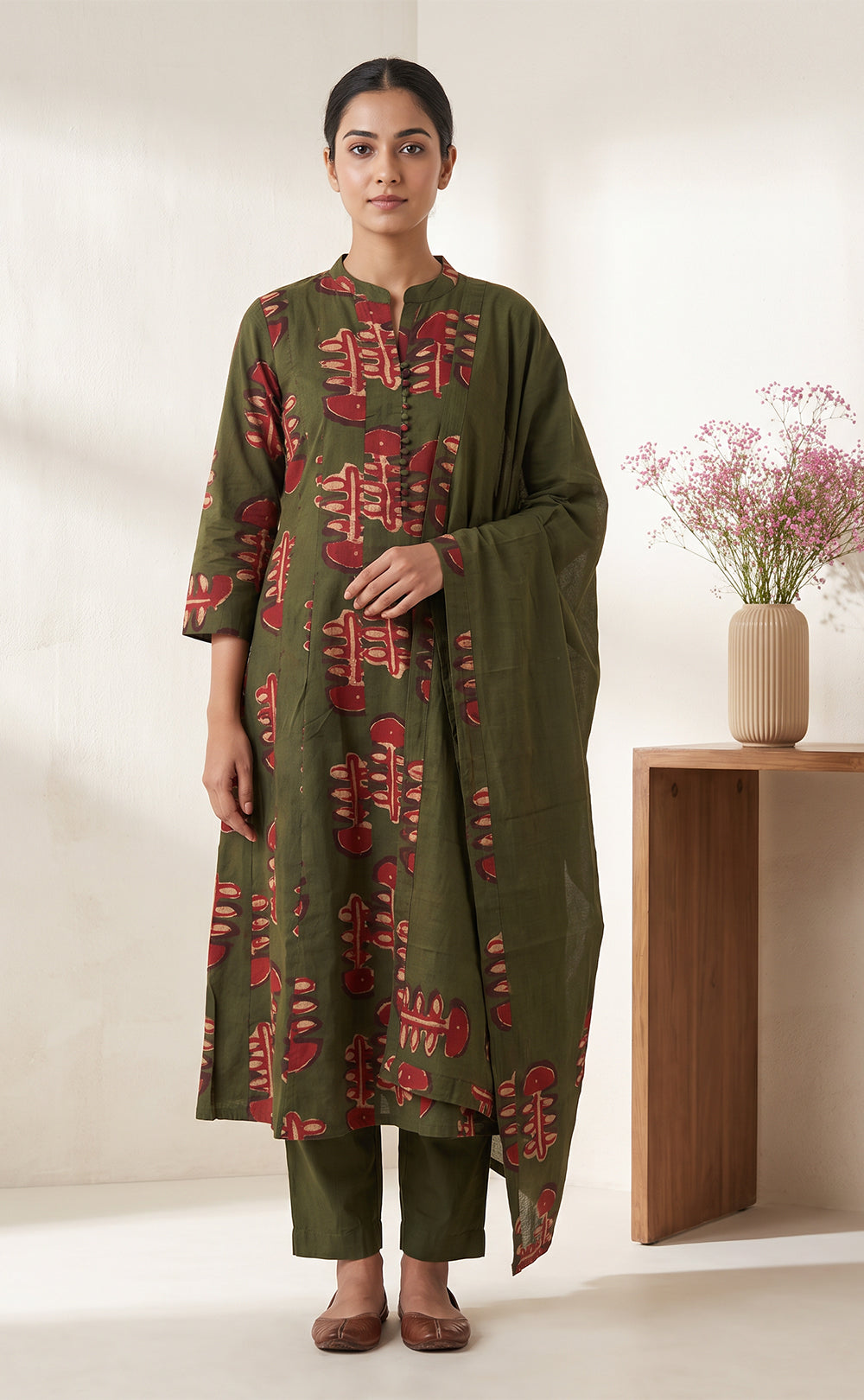 Mehndi Green Cotton Botanical and large Leaf Printed Kurti Set