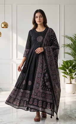 Black Cotton Ghera Kurti Set With Kanta Neck Work