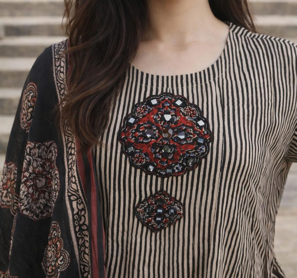 Black Applique Patch with Kalamkari Border print Long kurti set